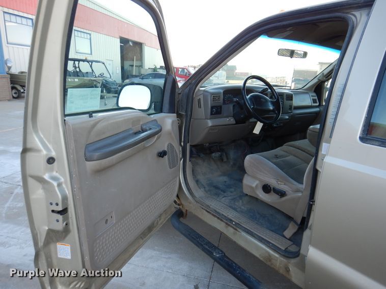 image for item DL5831 2001 Ford F250 Super Duty  Crew Cab utility bed pickup truck