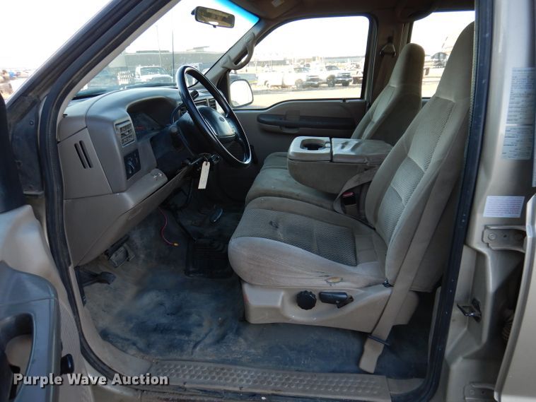 image for item DL5831 2001 Ford F250 Super Duty  Crew Cab utility bed pickup truck