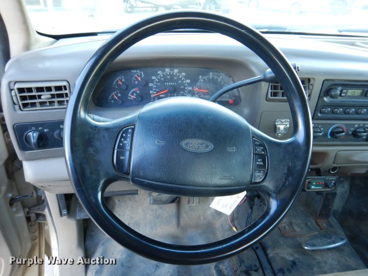 image for item DL5831 2001 Ford F250 Super Duty  Crew Cab utility bed pickup truck