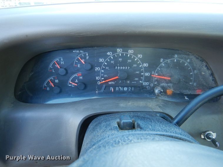 image for item DL5831 2001 Ford F250 Super Duty  Crew Cab utility bed pickup truck