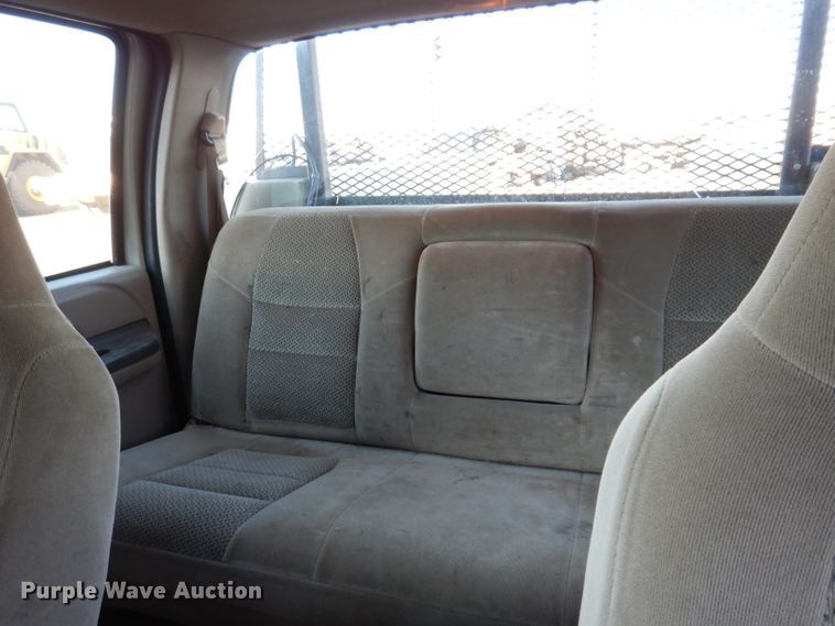 image for item DL5831 2001 Ford F250 Super Duty  Crew Cab utility bed pickup truck