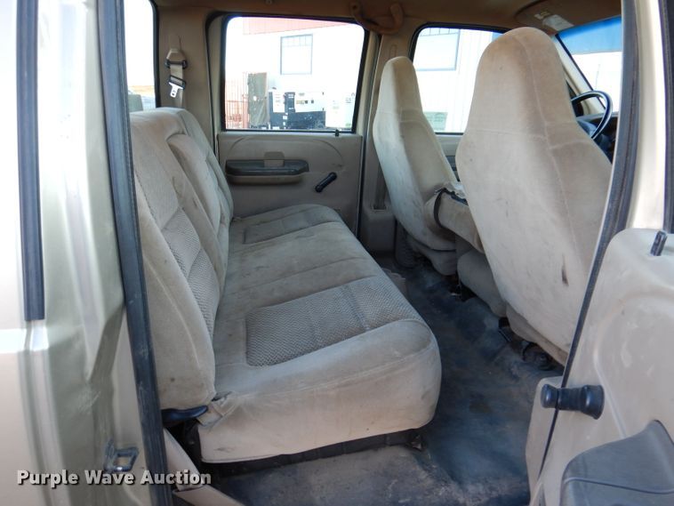 image for item DL5831 2001 Ford F250 Super Duty  Crew Cab utility bed pickup truck