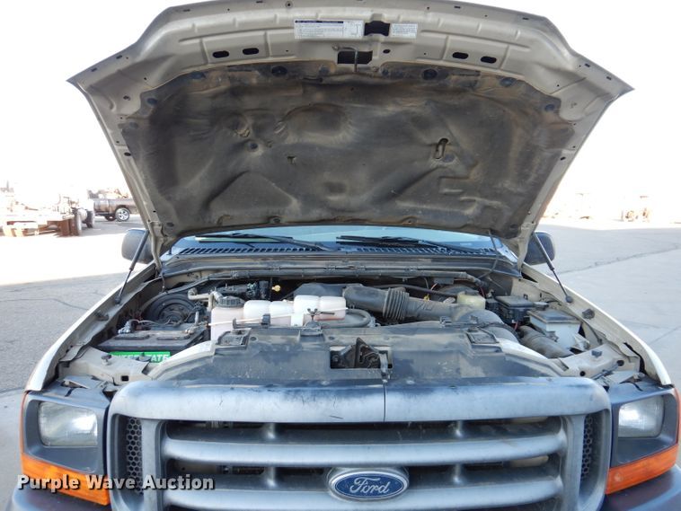 image for item DL5831 2001 Ford F250 Super Duty  Crew Cab utility bed pickup truck