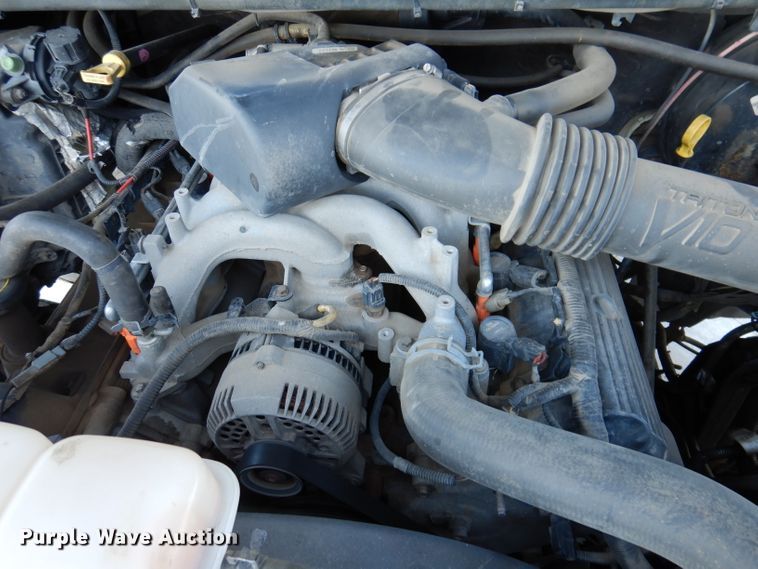 image for item DL5831 2001 Ford F250 Super Duty  Crew Cab utility bed pickup truck