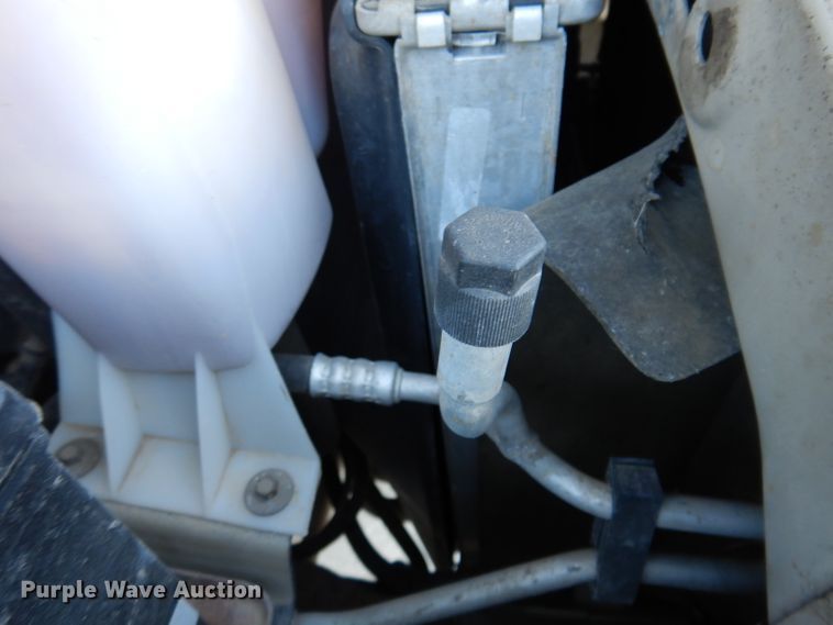 image for item DL5831 2001 Ford F250 Super Duty  Crew Cab utility bed pickup truck