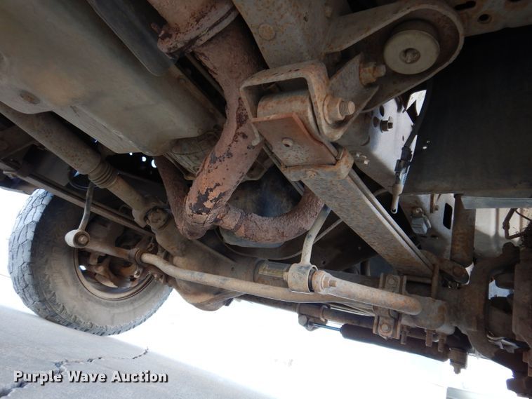 image for item DL5831 2001 Ford F250 Super Duty  Crew Cab utility bed pickup truck