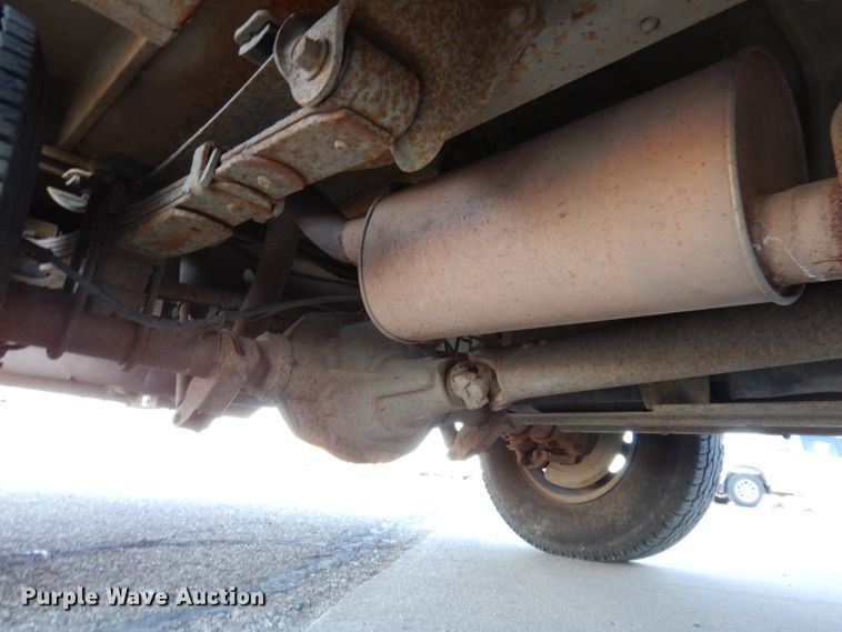 image for item DL5831 2001 Ford F250 Super Duty  Crew Cab utility bed pickup truck