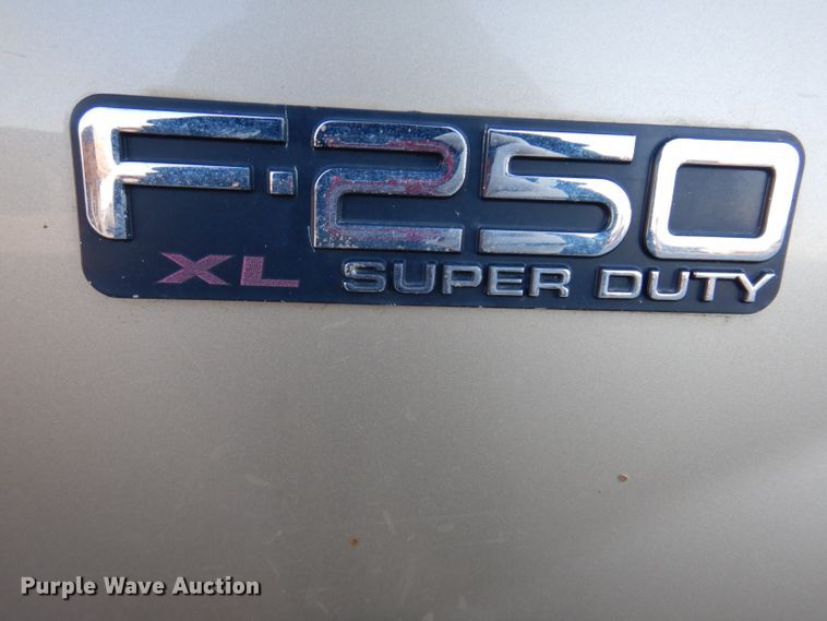 image for item DL5831 2001 Ford F250 Super Duty  Crew Cab utility bed pickup truck