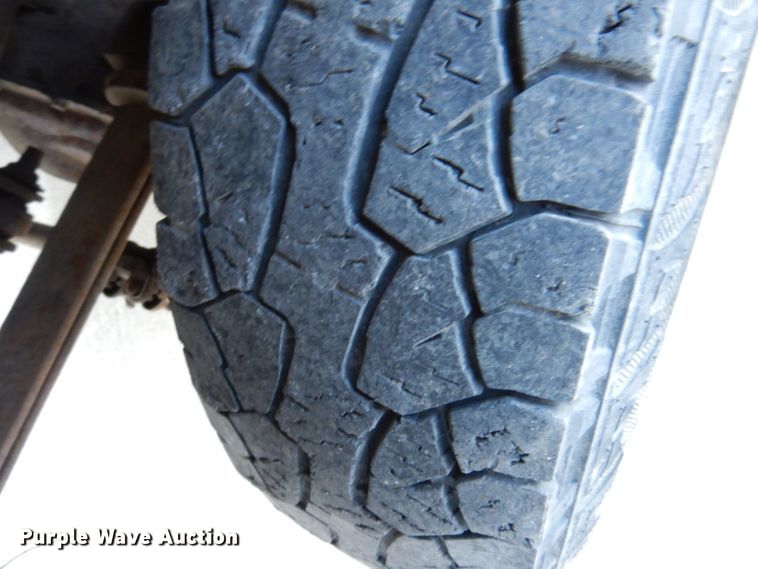 image for item DL5831 2001 Ford F250 Super Duty  Crew Cab utility bed pickup truck