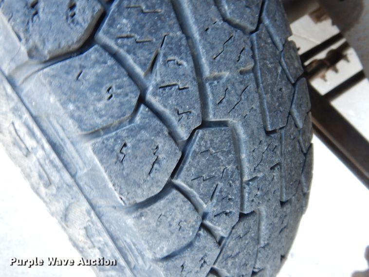 image for item DL5831 2001 Ford F250 Super Duty  Crew Cab utility bed pickup truck