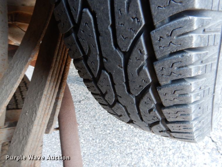 image for item DL5831 2001 Ford F250 Super Duty  Crew Cab utility bed pickup truck