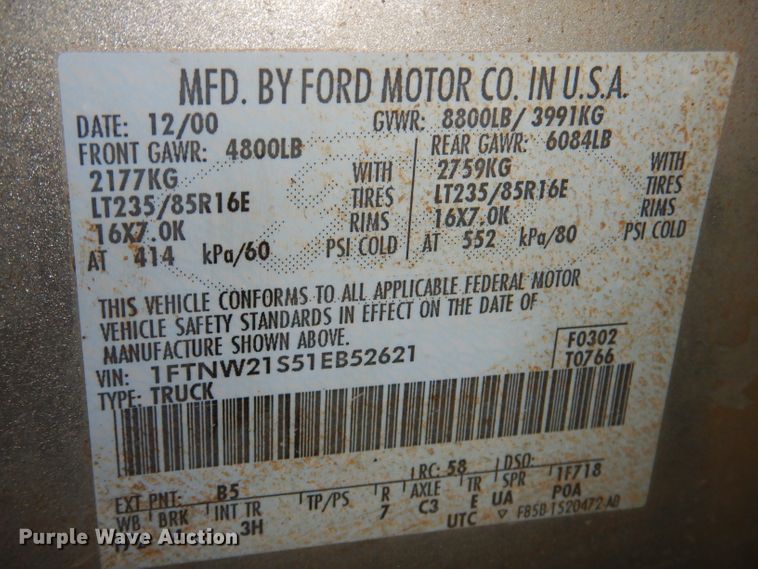 image for item DL5831 2001 Ford F250 Super Duty  Crew Cab utility bed pickup truck