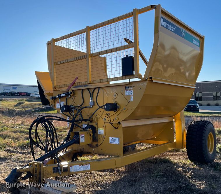 image for item DL5833 Vermeer BP8000  bale processor