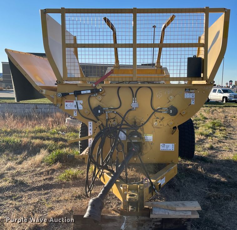 image for item DL5833 Vermeer BP8000  bale processor