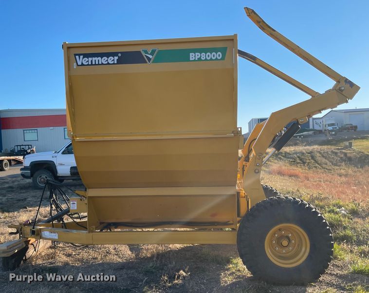 image for item DL5833 Vermeer BP8000  bale processor