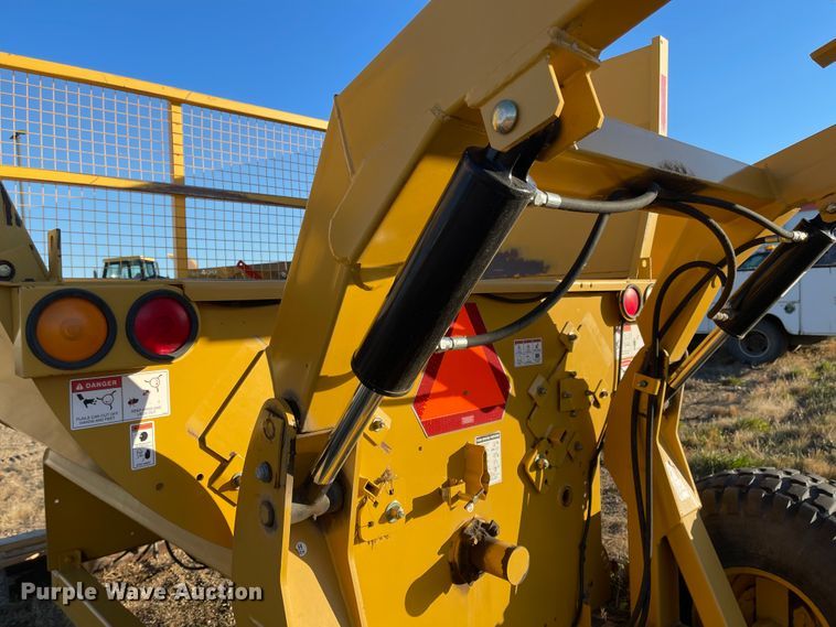 image for item DL5833 Vermeer BP8000  bale processor