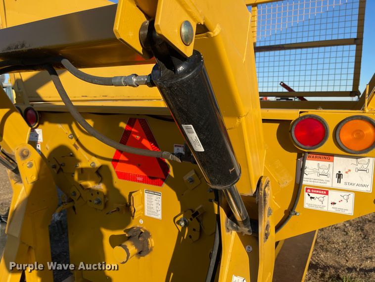 image for item DL5833 Vermeer BP8000  bale processor