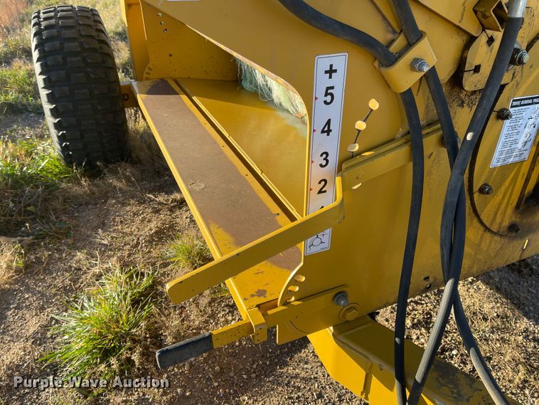 image for item DL5833 Vermeer BP8000  bale processor