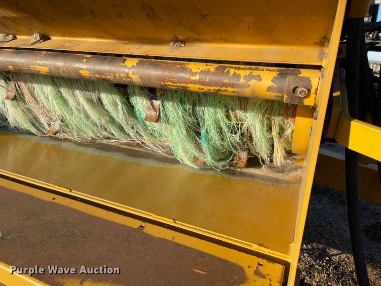 image for item DL5833 Vermeer BP8000  bale processor