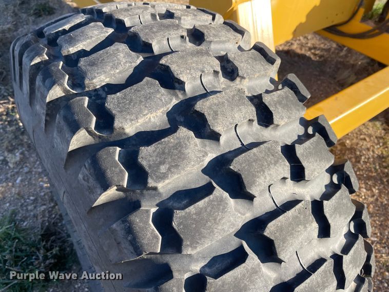 image for item DL5833 Vermeer BP8000  bale processor