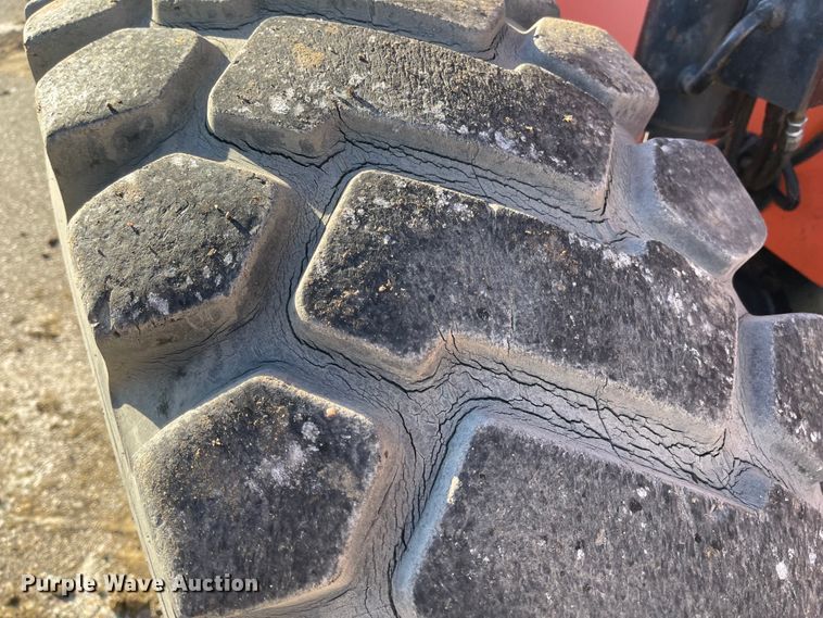 image for item DL5839 JLG 10042  telehandler