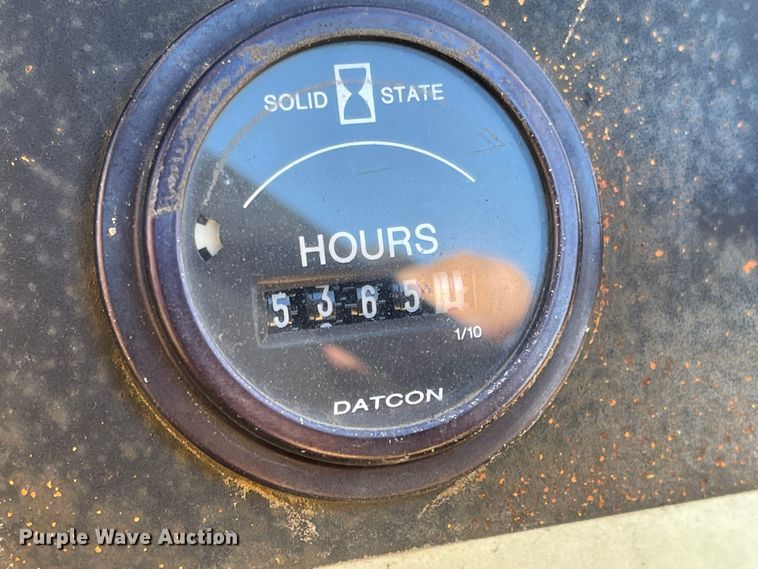 image for item DL5840 1994 Hyster C530A  pneumatic roller