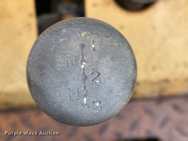 image for item DL5840 1994 Hyster C530A  pneumatic roller