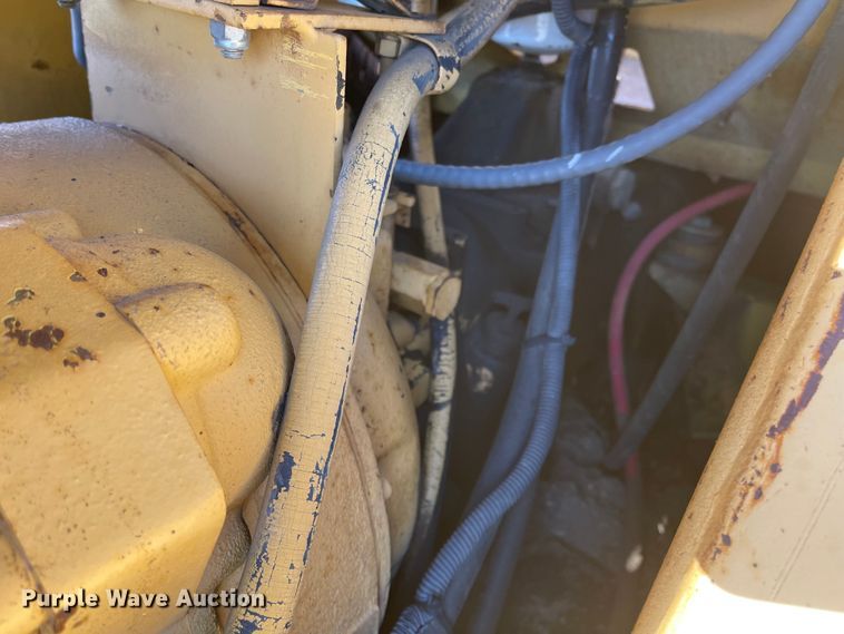 image for item DL5840 1994 Hyster C530A  pneumatic roller