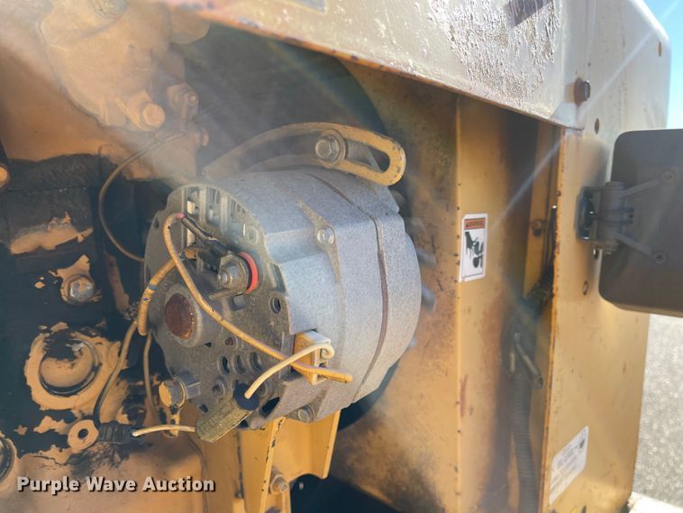 image for item DL5840 1994 Hyster C530A  pneumatic roller