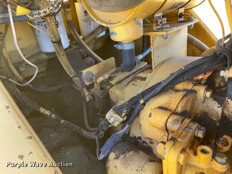 image for item DL5840 1994 Hyster C530A  pneumatic roller