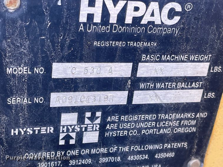 image for item DL5840 1994 Hyster C530A  pneumatic roller