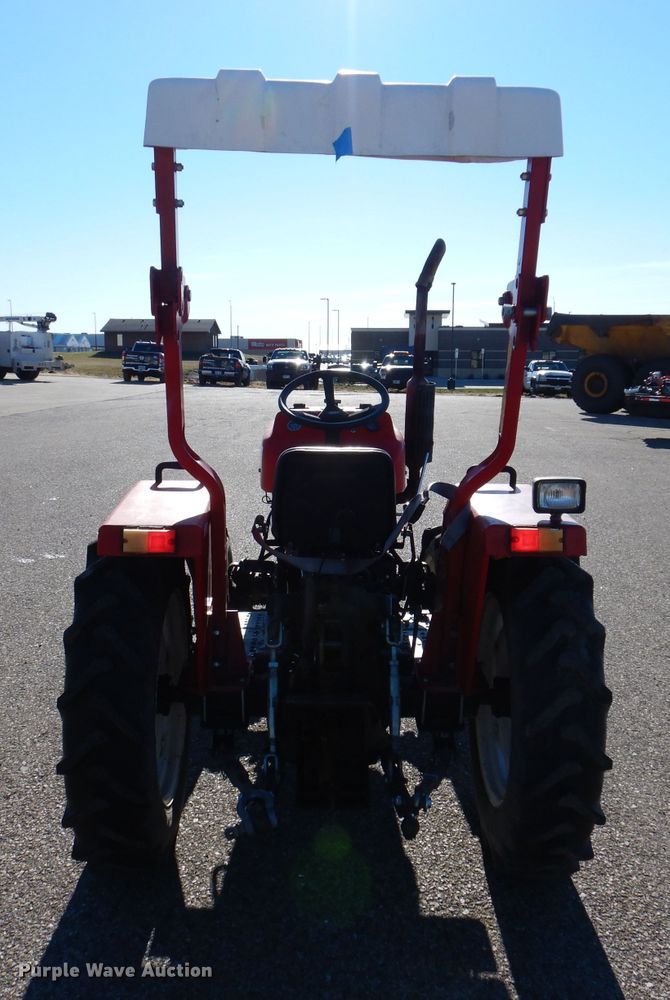 image for item DL5841 2003 J&M 224  MFWD tractor