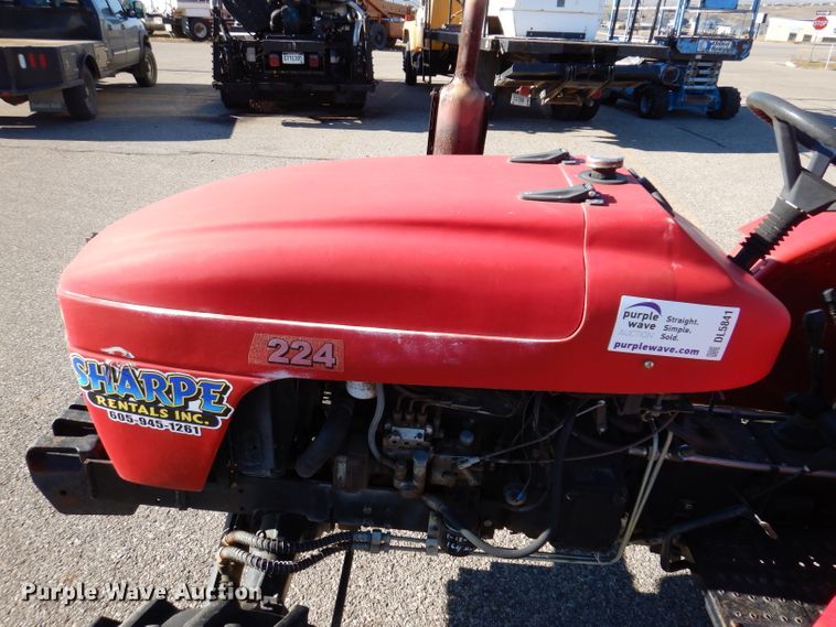 image for item DL5841 2003 J&M 224  MFWD tractor