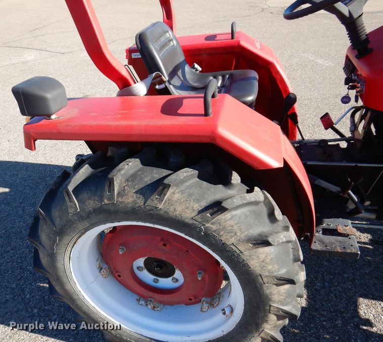 image for item DL5841 2003 J&M 224  MFWD tractor