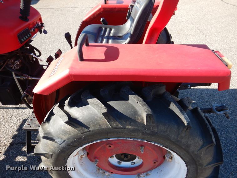 image for item DL5841 2003 J&M 224  MFWD tractor