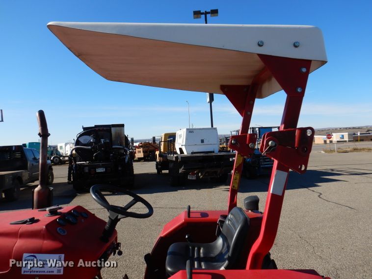 image for item DL5841 2003 J&M 224  MFWD tractor