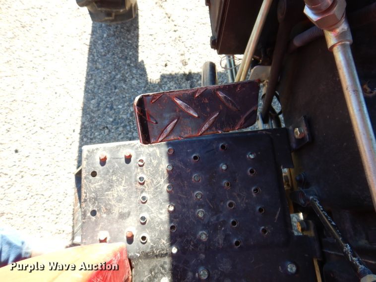 image for item DL5841 2003 J&M 224  MFWD tractor