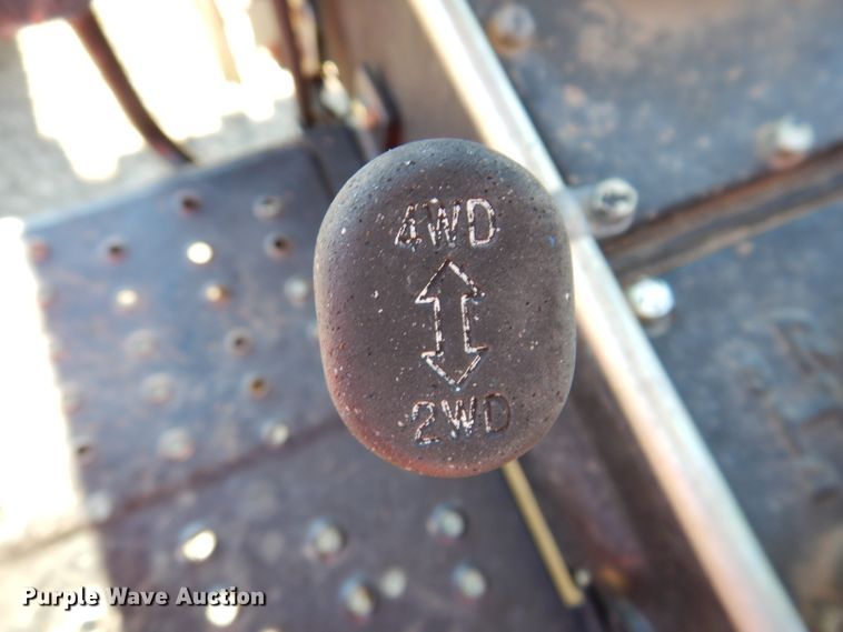 image for item DL5841 2003 J&M 224  MFWD tractor