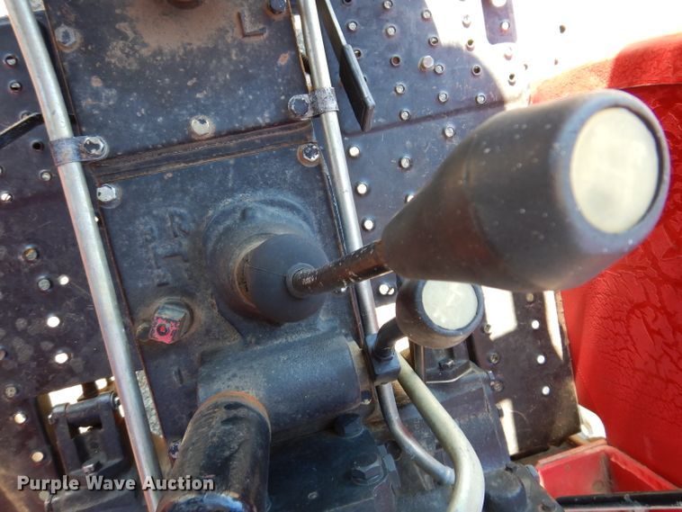 image for item DL5841 2003 J&M 224  MFWD tractor