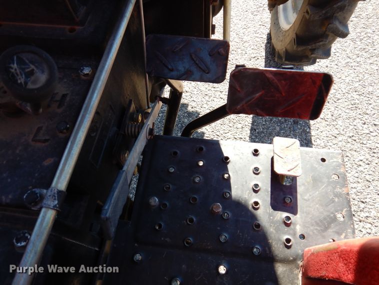 image for item DL5841 2003 J&M 224  MFWD tractor