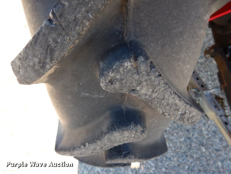 image for item DL5841 2003 J&M 224  MFWD tractor