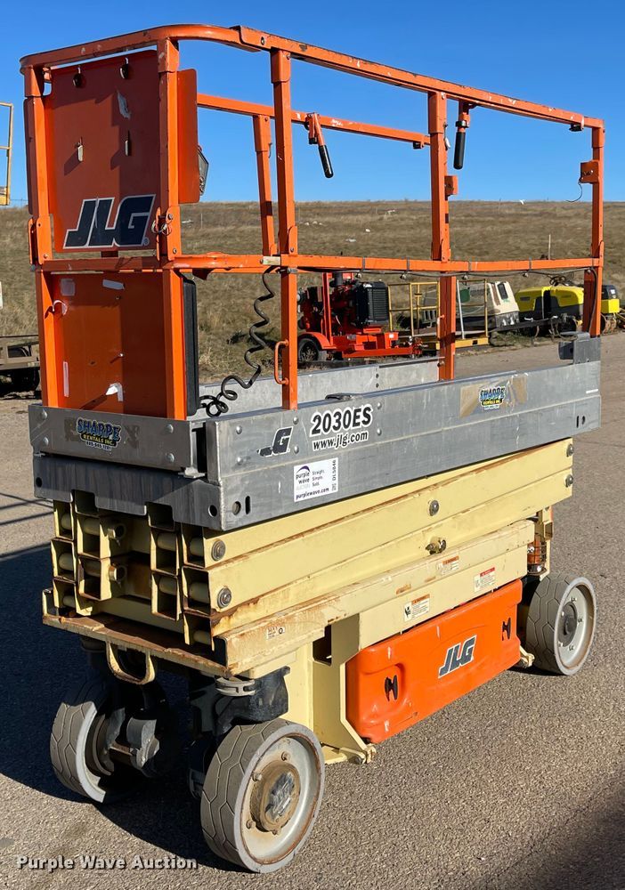 image for item DL5846 2012 JLG 2030ES  scissor lift