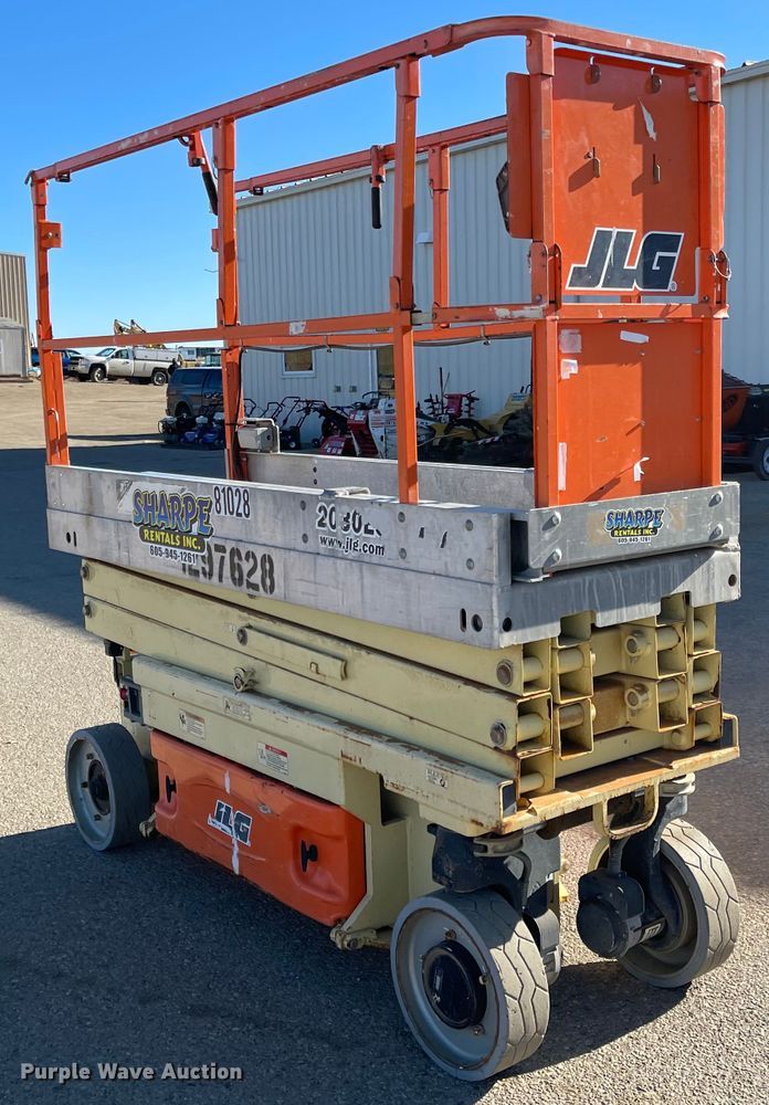 image for item DL5846 2012 JLG 2030ES  scissor lift