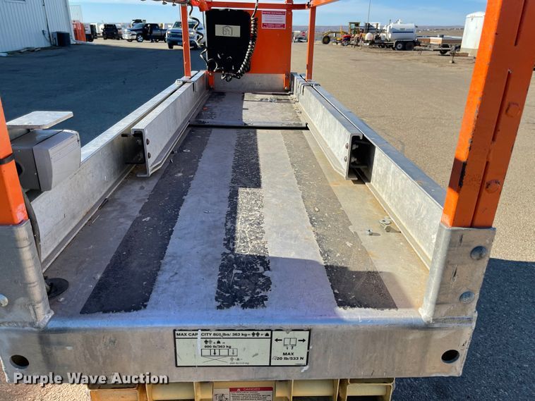image for item DL5846 2012 JLG 2030ES  scissor lift