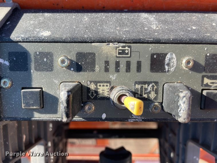 image for item DL5846 2012 JLG 2030ES  scissor lift