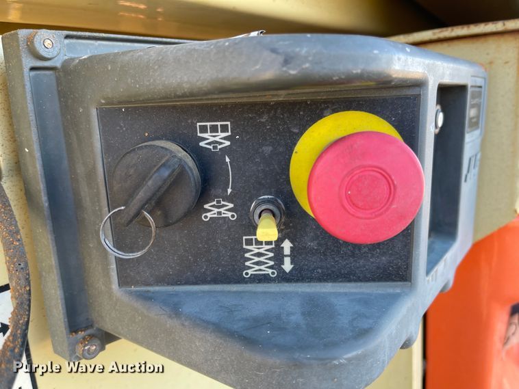 image for item DL5846 2012 JLG 2030ES  scissor lift