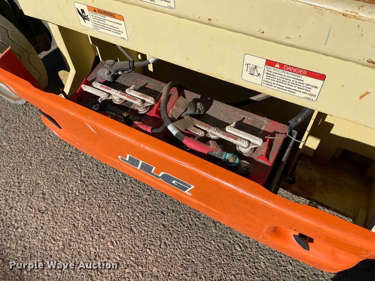 image for item DL5846 2012 JLG 2030ES  scissor lift