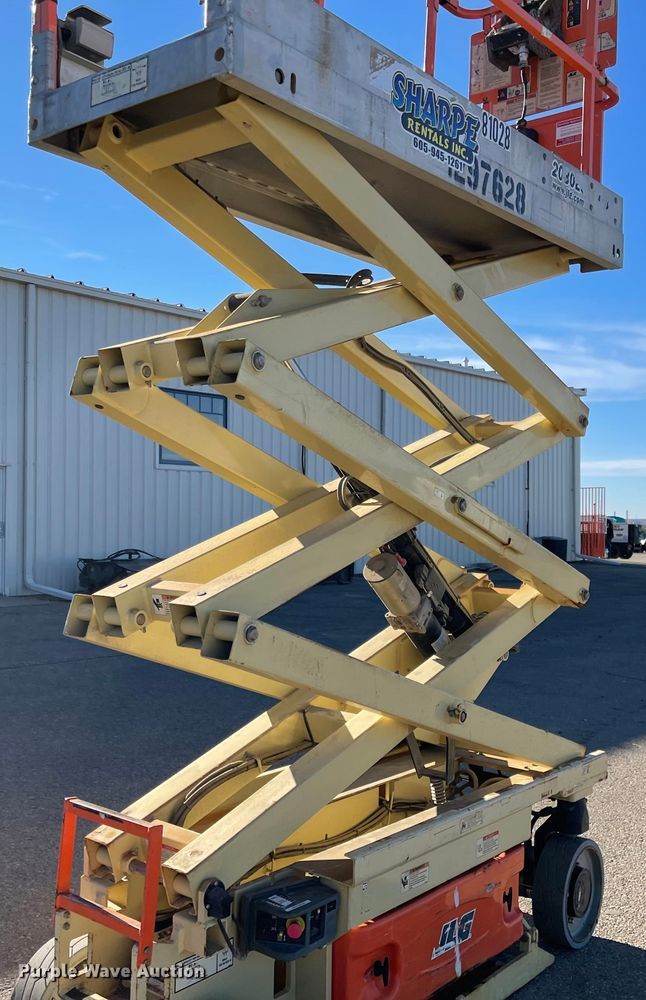 image for item DL5846 2012 JLG 2030ES  scissor lift