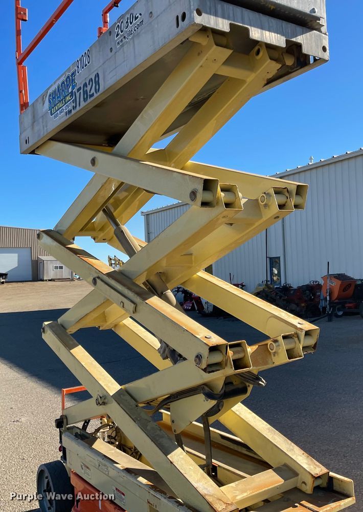 image for item DL5846 2012 JLG 2030ES  scissor lift
