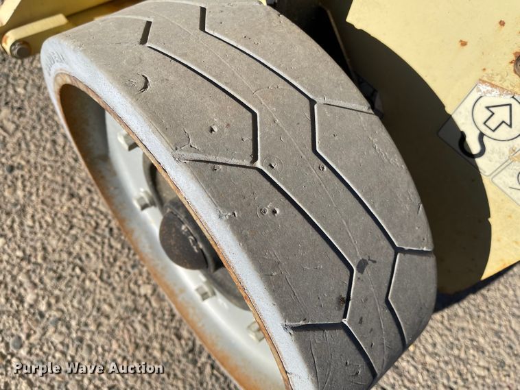 image for item DL5846 2012 JLG 2030ES  scissor lift